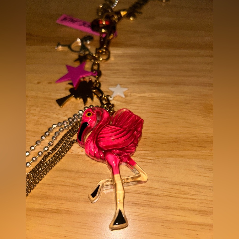 Betsey Johnson Malibu barbie vintage pink flamingo palm tree princess star fob - Picture 2 of 10
